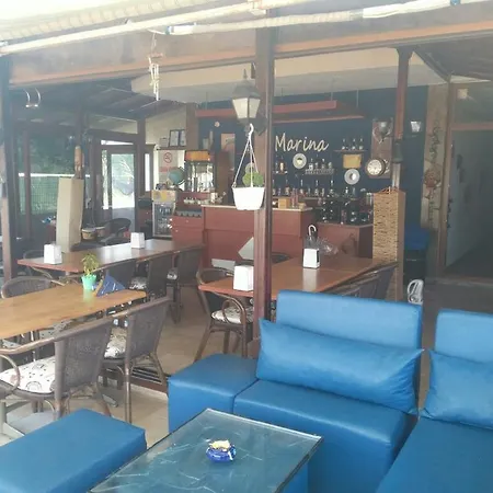 Rum i privatbostad Marina Pansiyon&cafe Çeşme