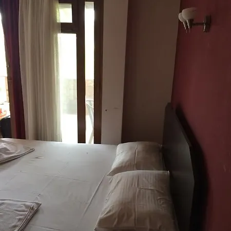 Rum i privatbostad Marina Pansiyon&cafe Çeşme